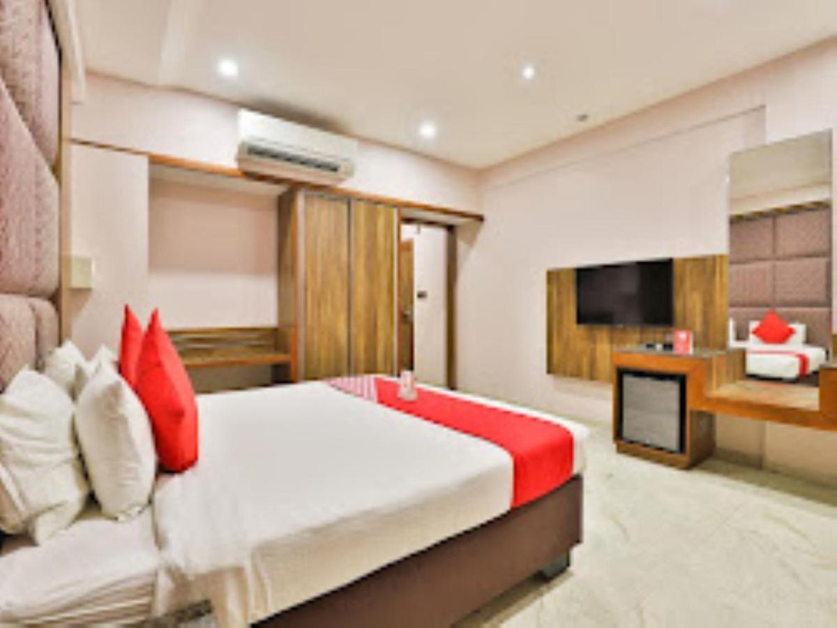 Hotel Radhe Anand Ānand Exterior foto
